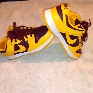 Nike Dunks low ( ARIZONA STATE Colorway ) burgundy/ gold